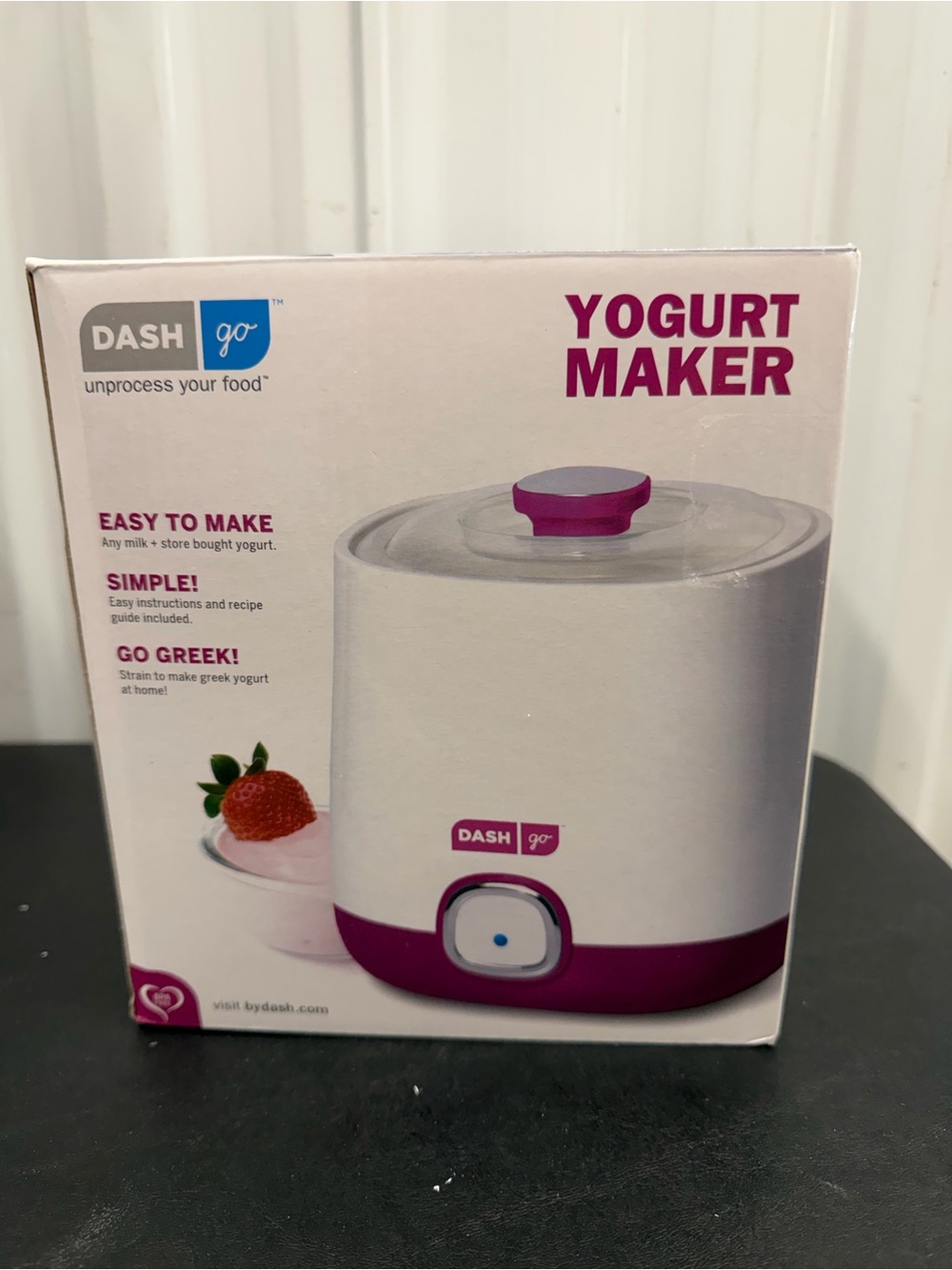 Dash Yogurt Maker New In Box Comes with Recipes New In Box